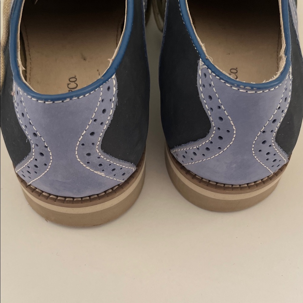 G.H. Bass & Co. Men's Two-Tone Oxford Shoes - Picture 3 of 6